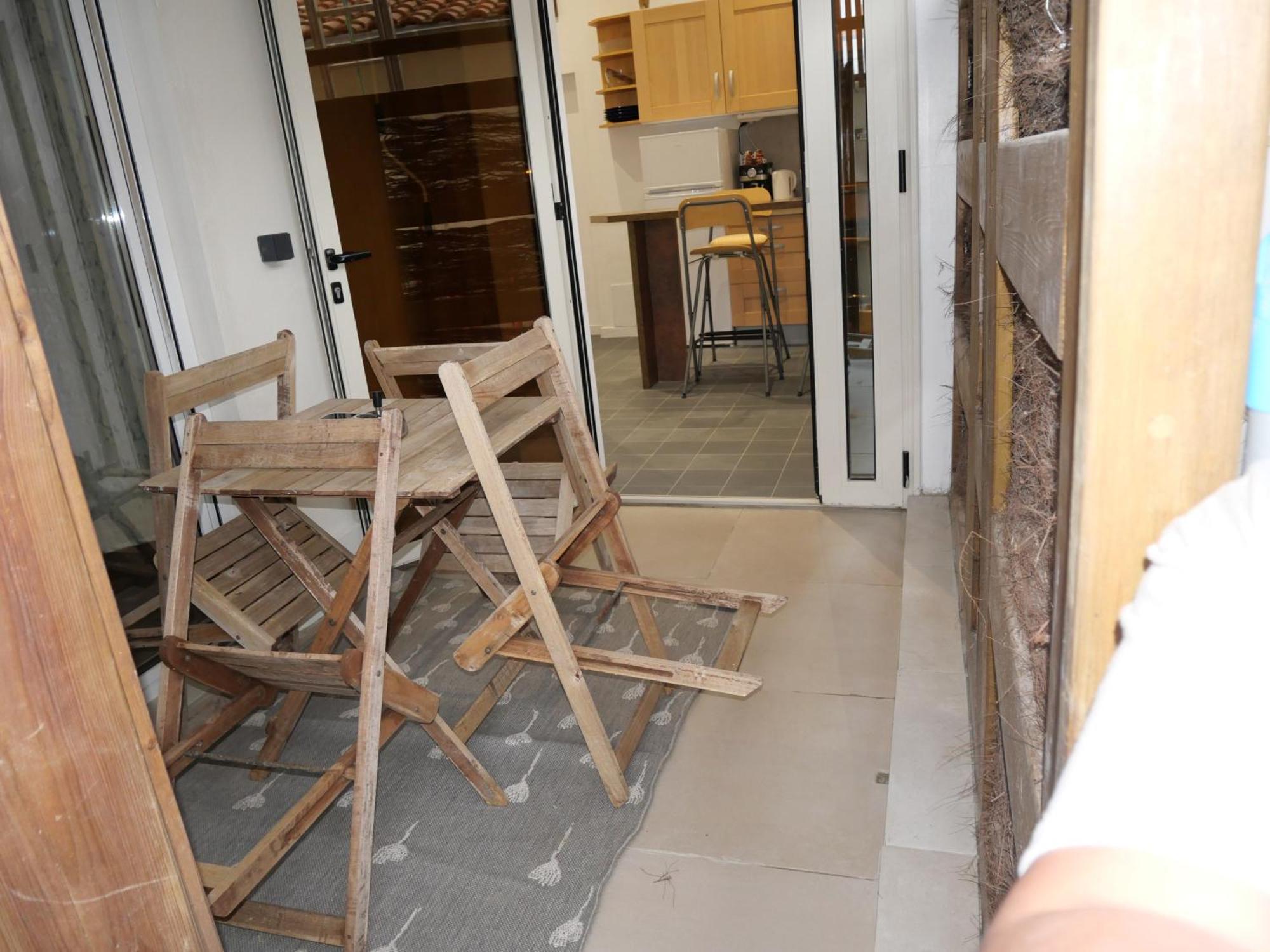 T2 Climatise Independant Avec Terrasse Centre A 3 Minutes Des Plages Et Des Rue Pietones Apartment *