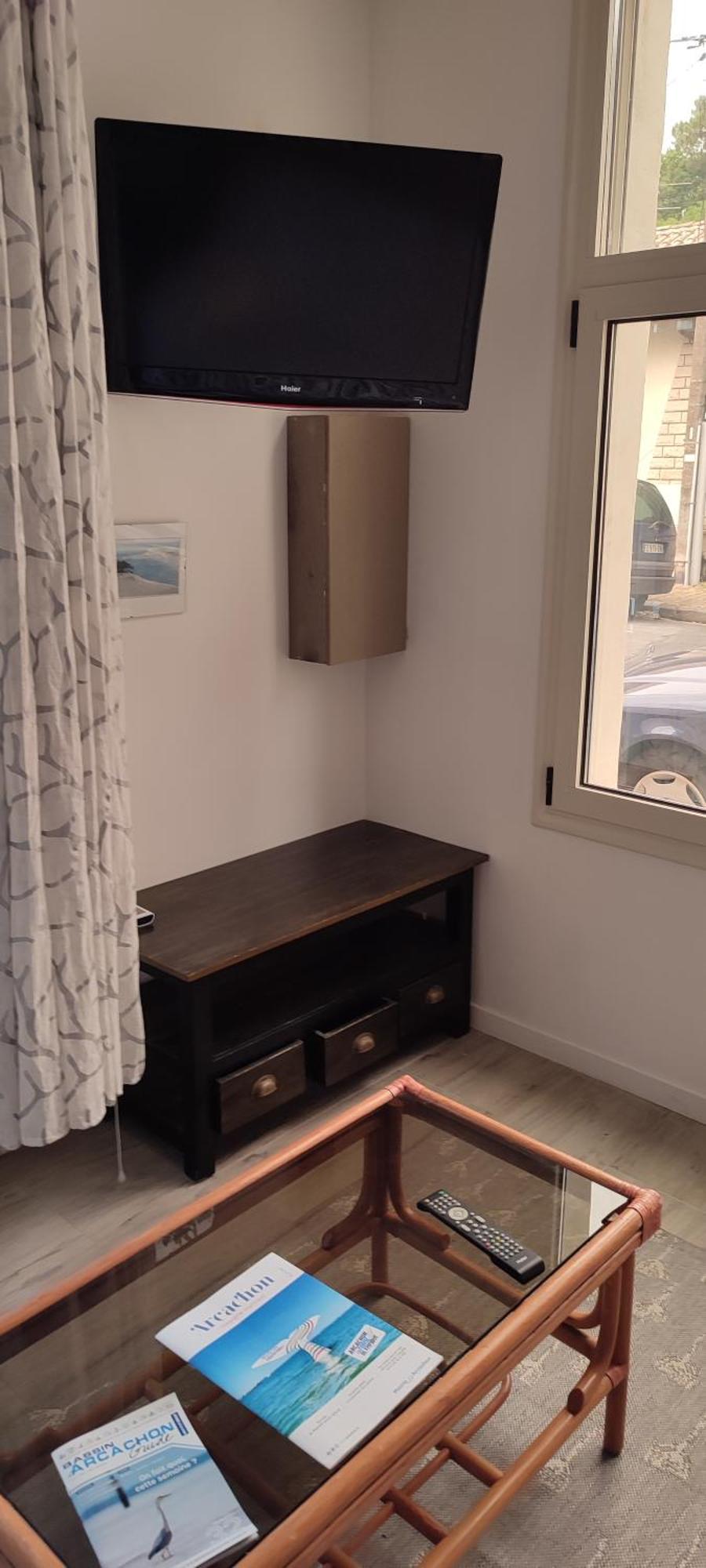 Apartment T2 Climatise Independant Avec Terrasse Centre A 3 Minutes Des Plages Et Des Rue Pietones Arcachon